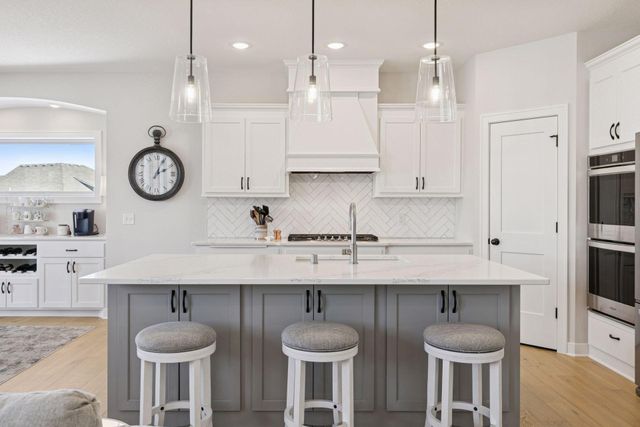 8230 198th Street W, Lakeville, MN 55044