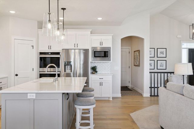 8230 198th Street W, Lakeville, MN 55044