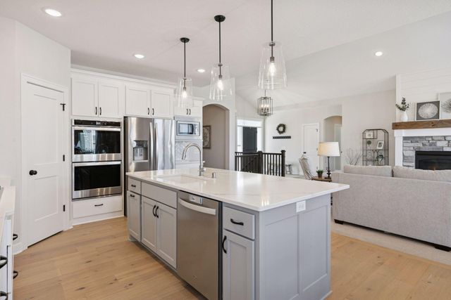 8230 198th Street W, Lakeville, MN 55044