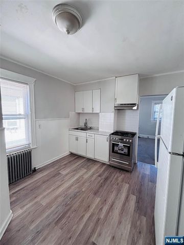 64 Avenue C 2, Lodi, NJ 07644