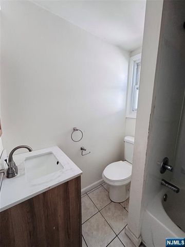 64 Avenue C 2, Lodi, NJ 07644