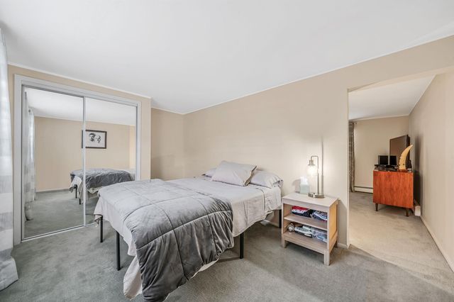 126 Farmers Avenue, Lindenhurst, NY 11757