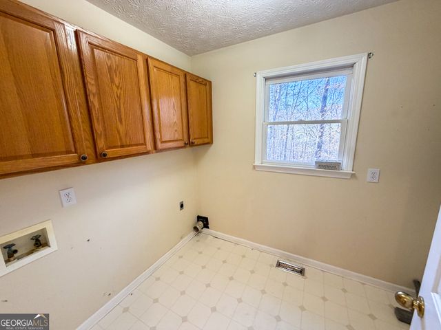 338 Ridge Lane, Lula, GA 30554