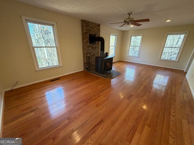 338 Ridge Lane, Lula, GA 30554