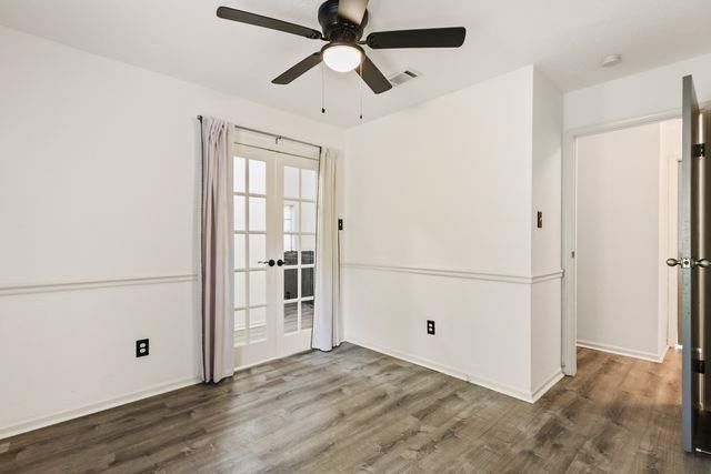 4 N White Pebble Court, The Woodlands, TX 77380