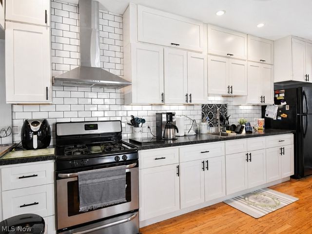 18308 East Park Drive, Cleveland, OH 44119