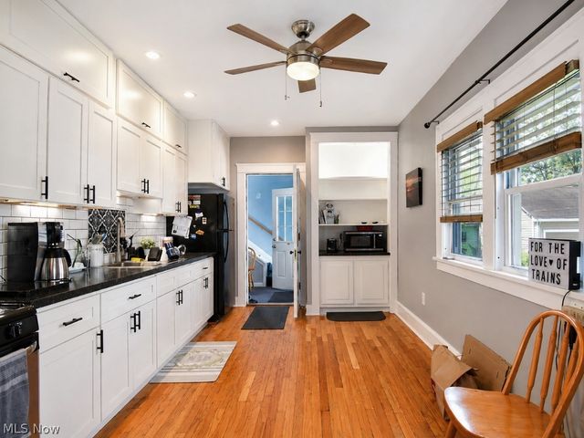 18308 East Park Drive, Cleveland, OH 44119