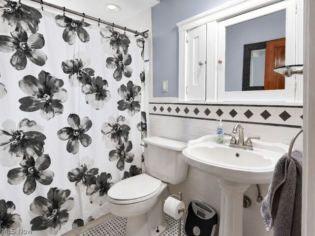 18308 East Park Drive, Cleveland, OH 44119