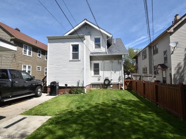 18308 East Park Drive, Cleveland, OH 44119