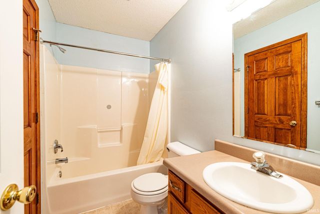 306 Rathert Court, Auburn, IN 46706