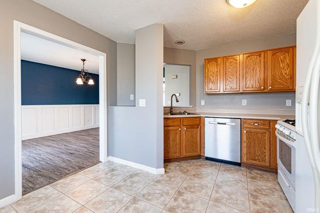 306 Rathert Court, Auburn, IN 46706