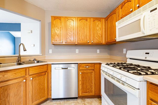 306 Rathert Court, Auburn, IN 46706