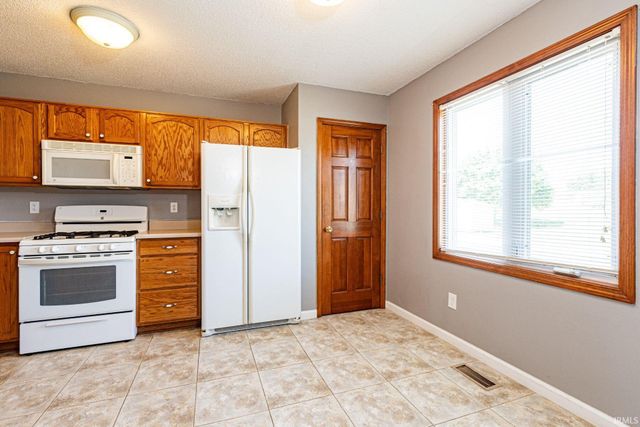 306 Rathert Court, Auburn, IN 46706
