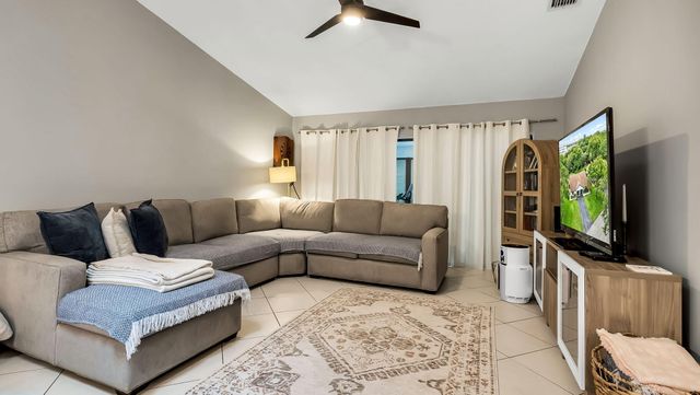 4335 N Palm Forest Dr Drive N, Delray Beach, FL 33445