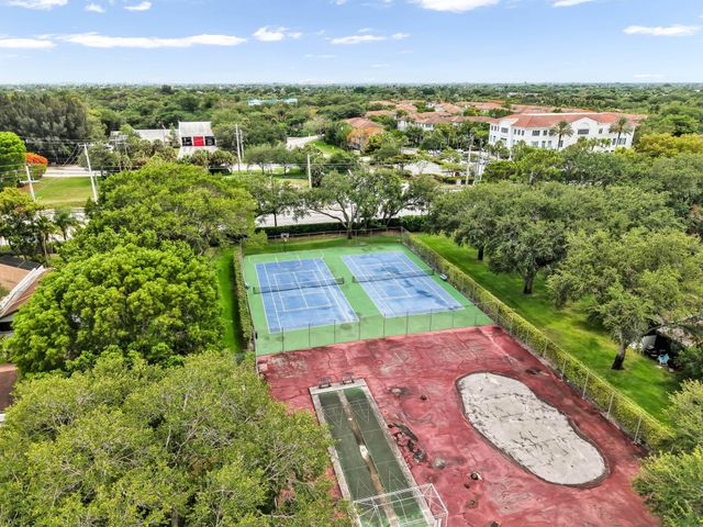 4335 N Palm Forest Dr Drive N, Delray Beach, FL 33445