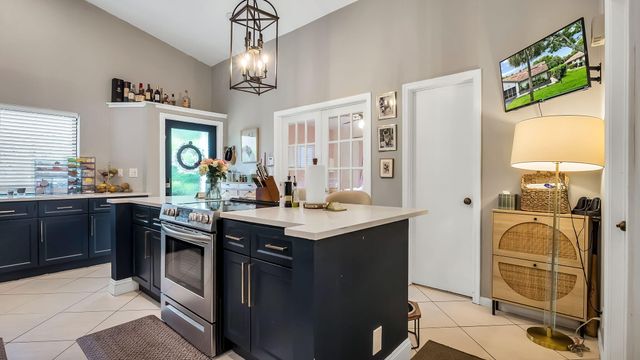 4335 N Palm Forest Dr Drive N, Delray Beach, FL 33445