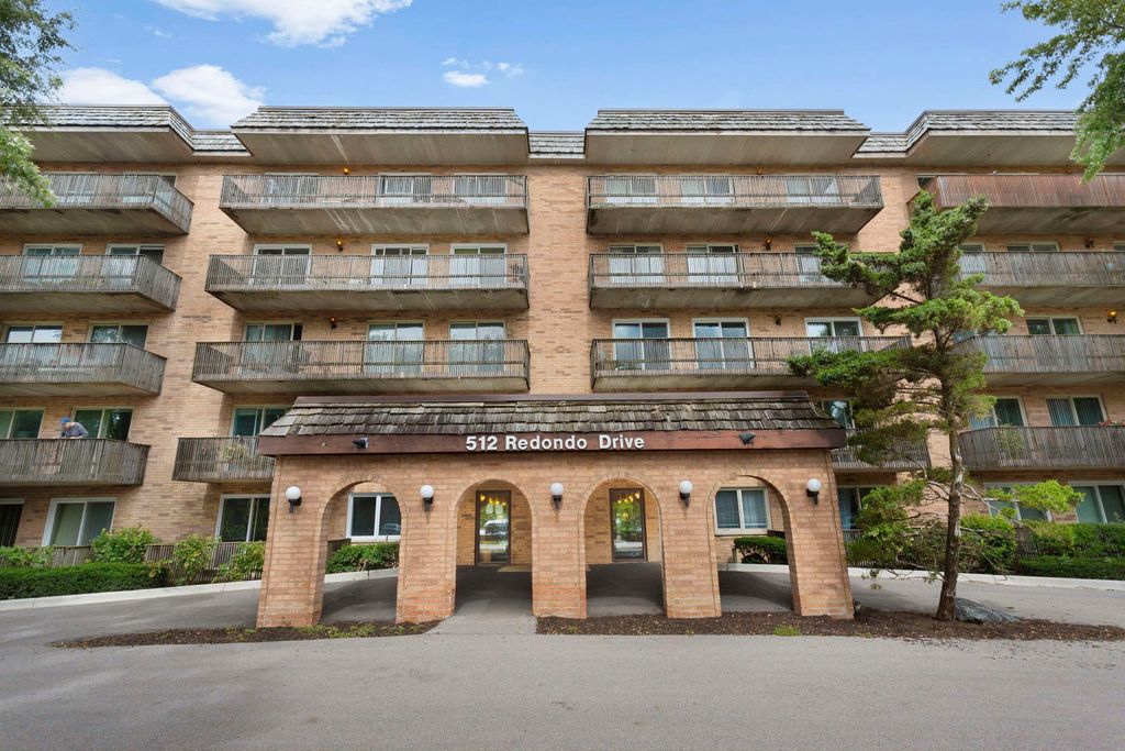 512 Redondo Drive 308, Downers Grove, IL 60516
