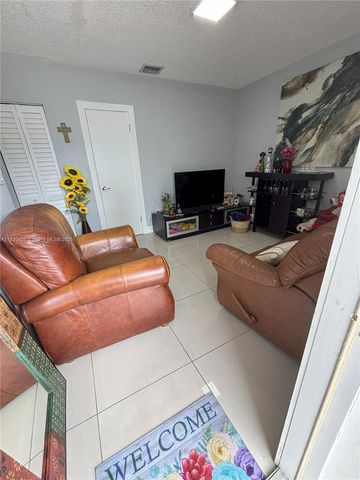 1911 NW 30th St 3, Miami, FL 33142