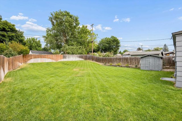5828 N Milton St, Spokane, WA 99205