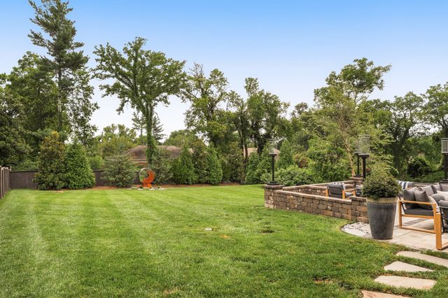 3718 Woodlawn Dr, Nashville, TN 37215