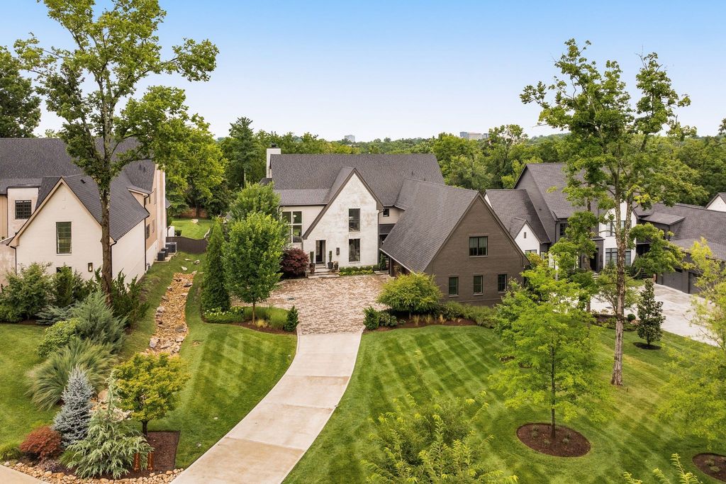 3718 Woodlawn Dr, Nashville, TN 37215