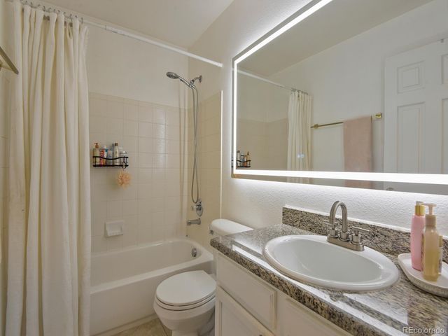 5957 S Helena Street, Centennial, CO 80016