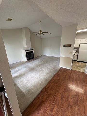 404 Laurel Hill Dr, Old Hickory, TN 37138