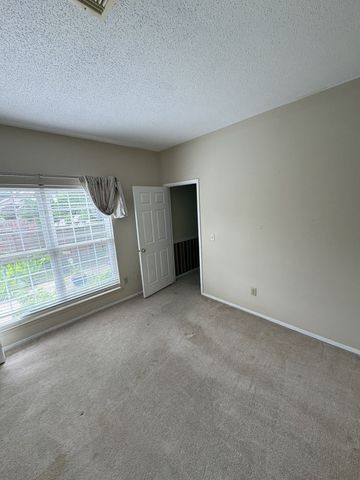 404 Laurel Hill Dr, Old Hickory, TN 37138