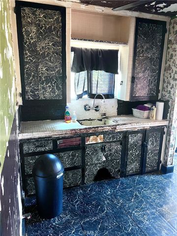 144 W 103rd Street, Los Angeles, CA 90003