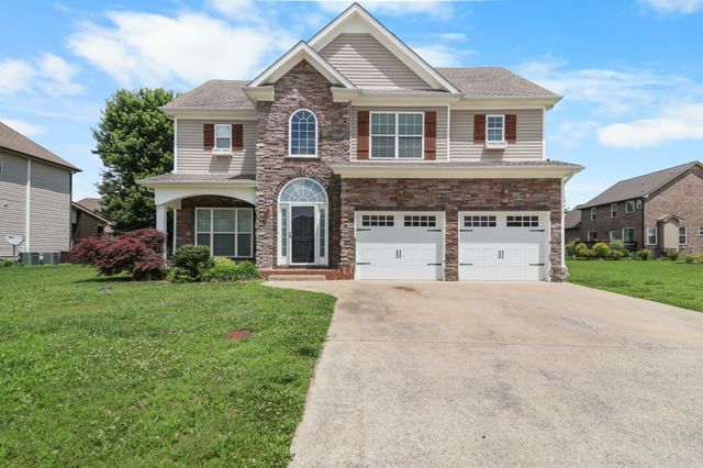 1093 Willow Cir, Clarksville, TN 37043