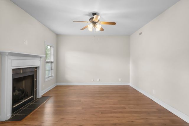 1093 Willow Cir, Clarksville, TN 37043