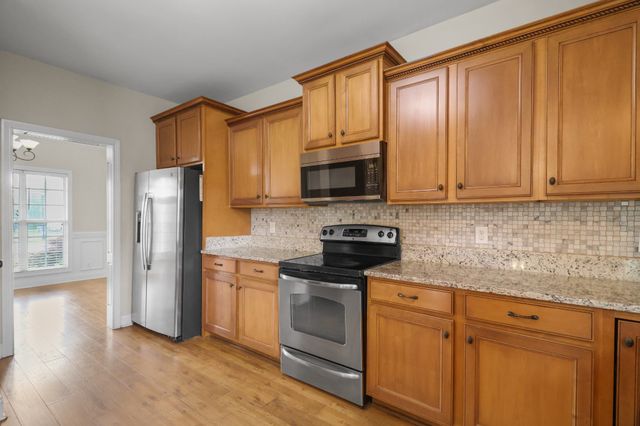 1093 Willow Cir, Clarksville, TN 37043