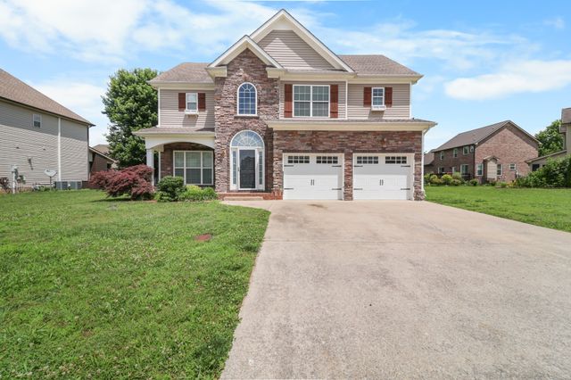 1093 Willow Cir, Clarksville, TN 37043