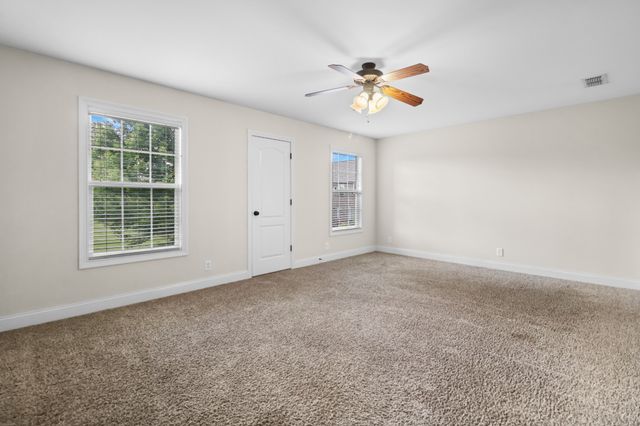 1093 Willow Cir, Clarksville, TN 37043
