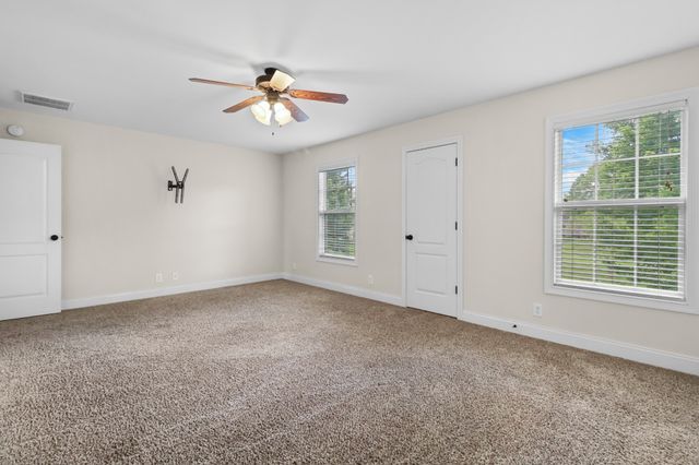 1093 Willow Cir, Clarksville, TN 37043