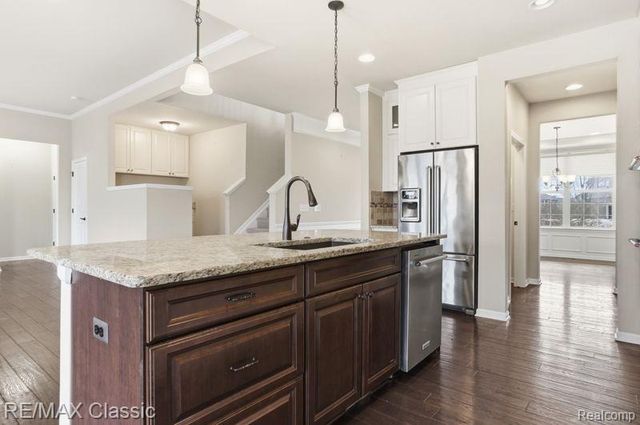 22822 Shepherds Hollow Drive, Lyon Charter Township, MI 48178