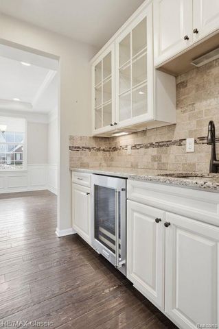 22822 Shepherds Hollow Drive, Lyon Charter Township, MI 48178