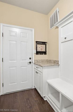 22822 Shepherds Hollow Drive, Lyon Charter Township, MI 48178