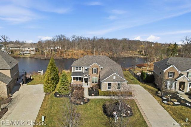 22822 Shepherds Hollow Drive, Lyon Charter Township, MI 48178