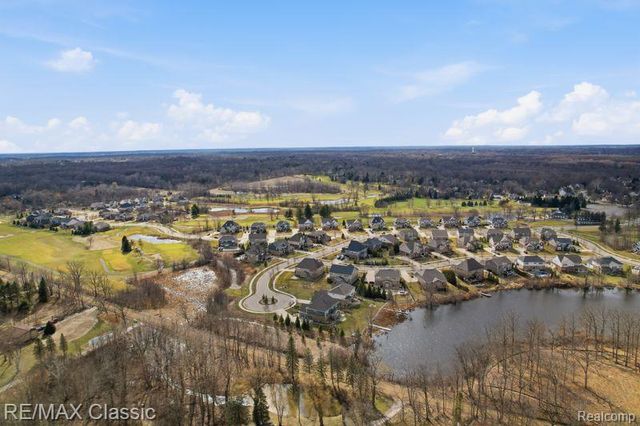 22822 Shepherds Hollow Drive, Lyon Charter Township, MI 48178