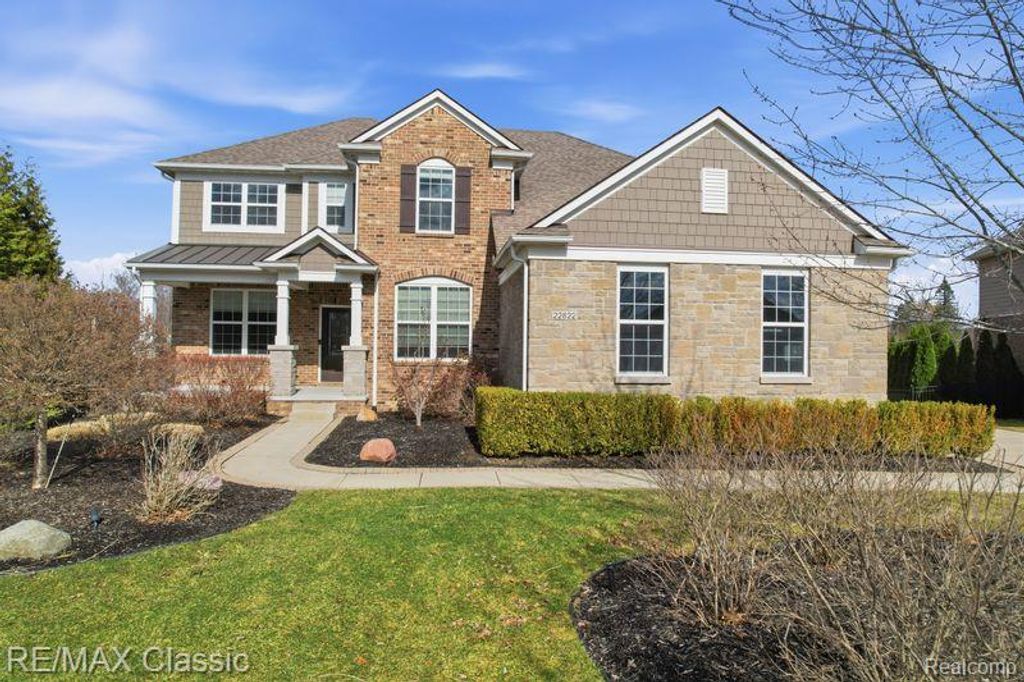 22822 Shepherds Hollow Drive, Lyon Charter Township, MI 48178
