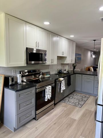 20 Westgate Lane F, Boynton Beach, FL 33436