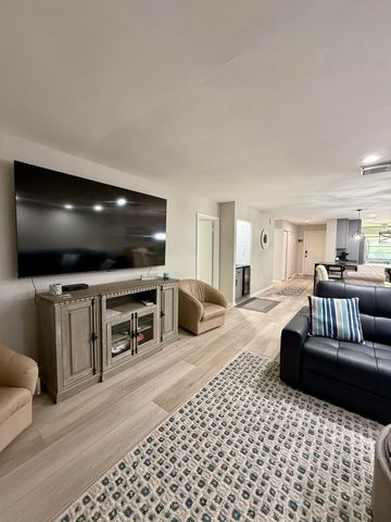 20 Westgate Lane F, Boynton Beach, FL 33436