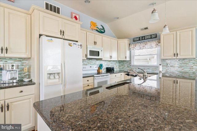 430 W PINE AVE, Wildwood, NJ 08260