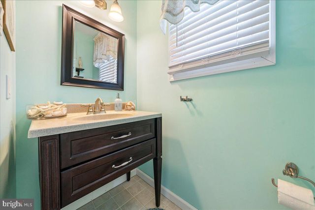 430 W PINE AVE, Wildwood, NJ 08260