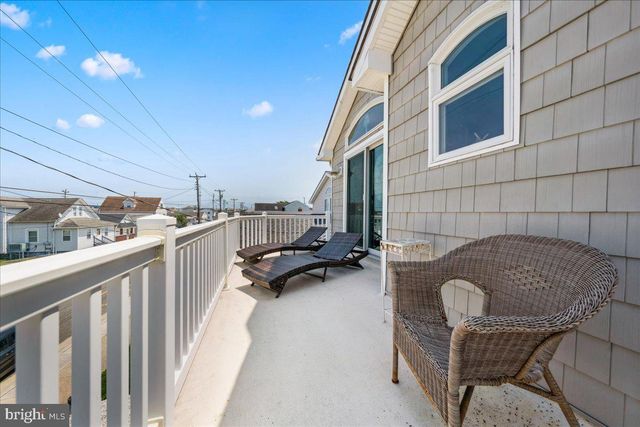 430 W PINE AVE, Wildwood, NJ 08260