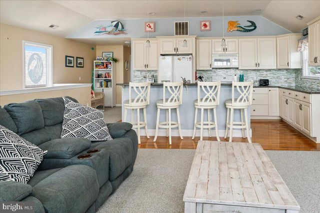430 W PINE AVE, Wildwood, NJ 08260