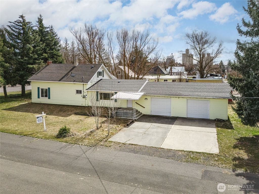 211 W Linden Street, Harrington, WA 99134