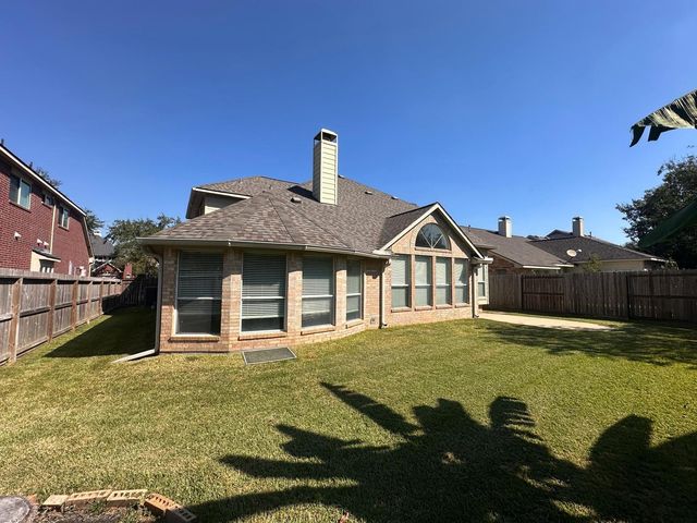 5819 Brook Bend Drive, Sugar Land, TX 77479
