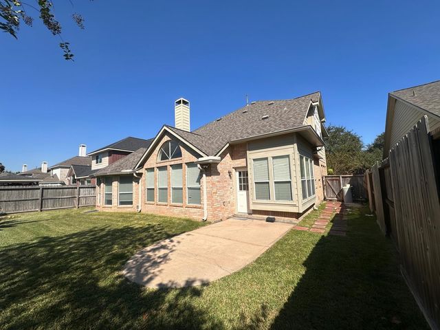 5819 Brook Bend Drive, Sugar Land, TX 77479